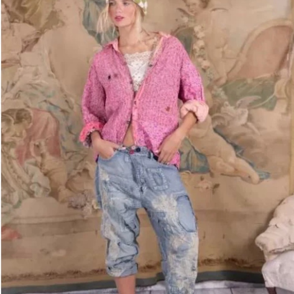 Magnolia Pearl Quilted Floral Boyfriend Shirt,
Top 1760, La Tuna, OS
